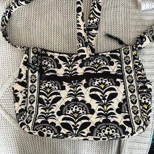 Medium vera Bradley shoulder bag